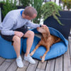 snuggle-dreamer-outdoor-hundehoehle_picknicker-blau-hocker-Siton-Jochen